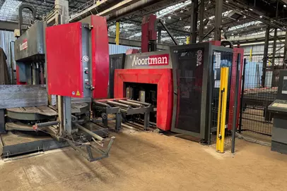 Cięcie i wiercenie zintegrowaną linią CNC