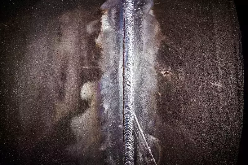 Jaką rolę odgrywają szwy w rurach stalowych?