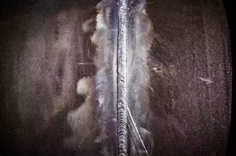 Jaką rolę odgrywają szwy w rurach stalowych?