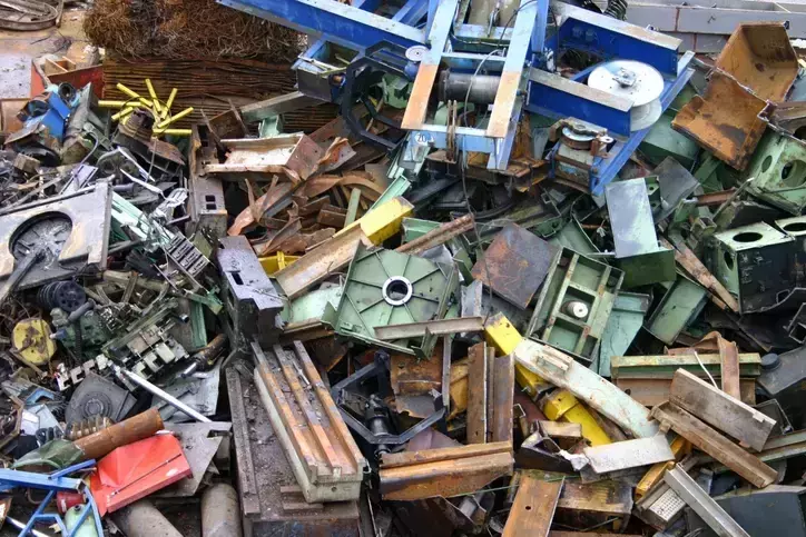 Na czym polega hurtowa sprzedaż złomu?