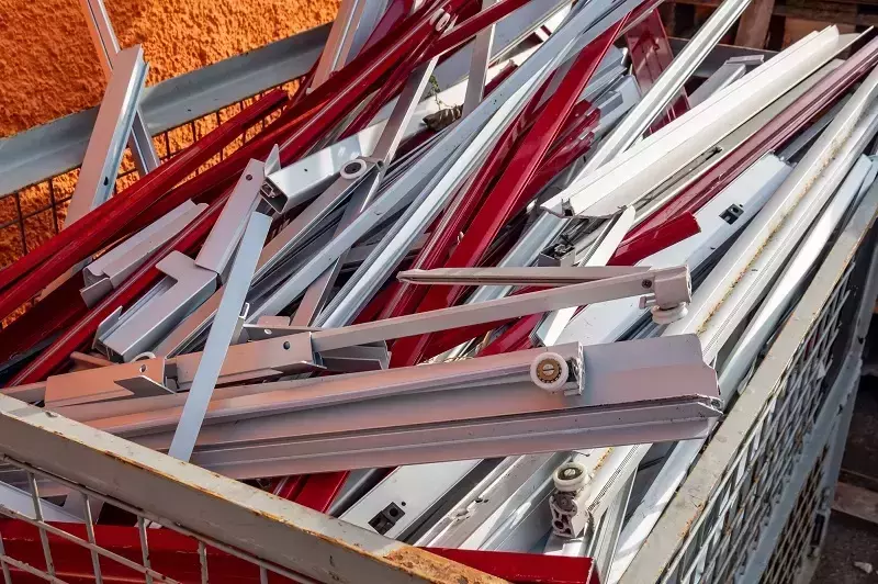 Co zaliczamy do złomu stalowego lekkiego, a co do ciężkiego?